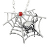 ketting met spinneweb en spin