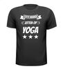 echte mannen zitten op yoga t-shirt