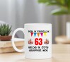 foto 3 Ben ik eindelijk 63 jaar krijg ik zo'n grappige mok