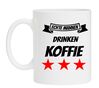 echte mannen drinken koffie koffiemok