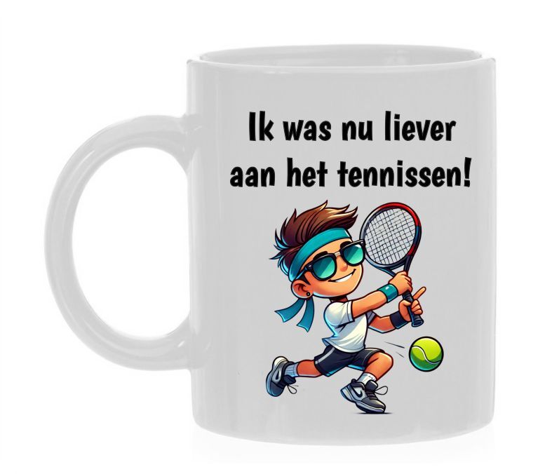 Grappige koffiemok over tennis tennissen