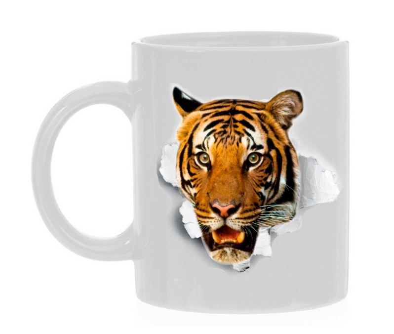 koffiemok tijger uit koffiemok kruipend