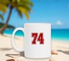 foto 2 Koffiemok wit met het cijfer 74 erop geprint