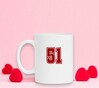 foto 4 Koffiemok wit met het getal 51 als opdruk