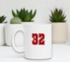 foto 3 Mok wit met getal 32 als opdruk