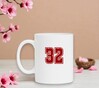 foto 4 Mok wit met getal 32 als opdruk