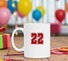 foto 2 Mok wit met het getal 22 als opdruk