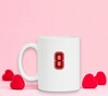 foto 3 Wit koffiemok met het getal 8 erop gedrukt