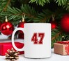 foto 2 Witte koffiemok met het getal 47 opdruk