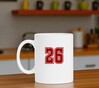foto 4 Witte mok met het getal 26 erop in het robijnrood. verjaardag