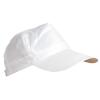 Petje wit 5-panel cap met 2 geborduurde ventilatiegaatjes.