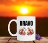 foto 4 Witte Mok met tekst bravo! met opdruk 2 duimen het perfecte cadeautje