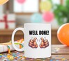 foto 2 Witte mok met tekst well done en twee duimen ideaal als origineel cadeautje