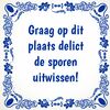 foto 1 Tegeltje voor op het toilet schoon achterlaten sporen uitwissen humor grappig boodschap