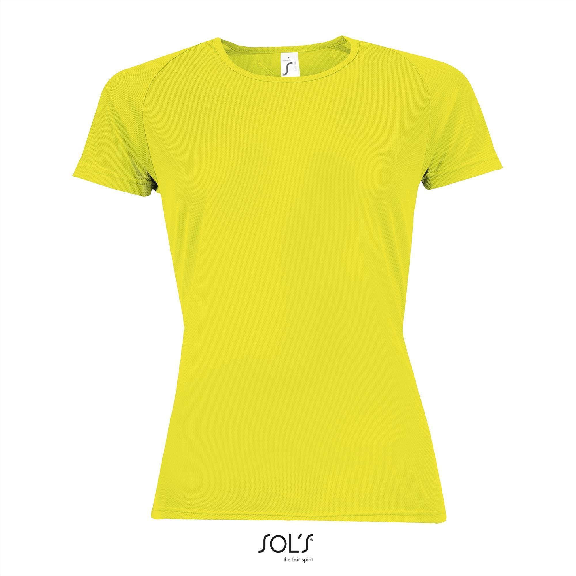 Dames sportshirt Neon geel met ademend effect en langer rugpand Dri-FIT.