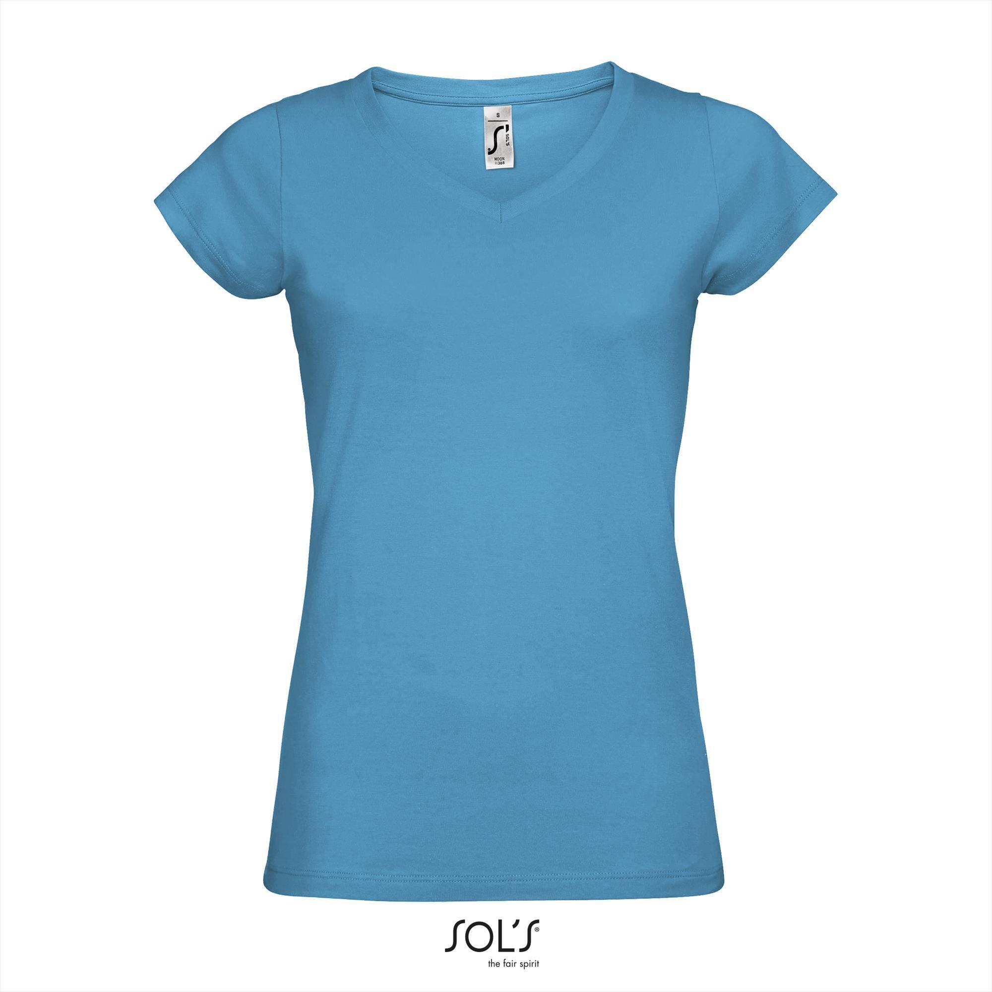 Modieus vrouwelijk dames T-shirt met een diepe V-neck Diepe V-hals T-shirt in een aqua blauw kleur