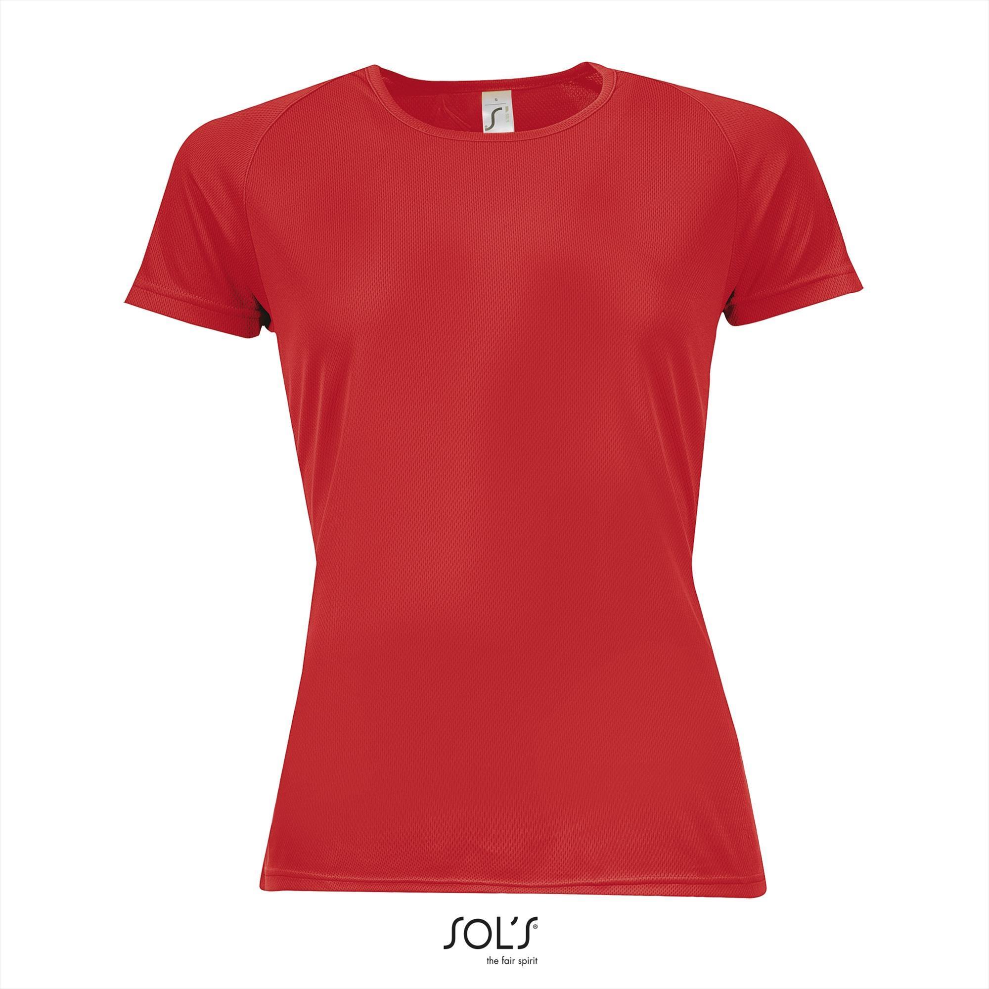 Rood Dames sportshirt met ademend effect en langer rugpand Dri-FIT.