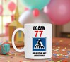 foto 4 Ik ben 77 wie helpt me oversteken? beker  orgineel en humoristisch man