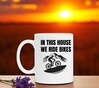 foto 3 Witte mok voor voor mountainbikers in this house we ride bikes