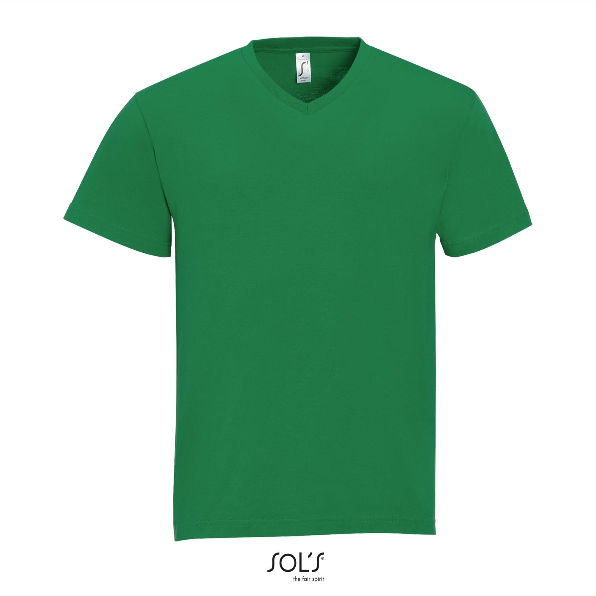 Heren T-shirt kelly green met een V-neck Victory groen