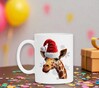 foto 2 Kerst mok met de opdruk van een giraffe met een kerstmuts op
