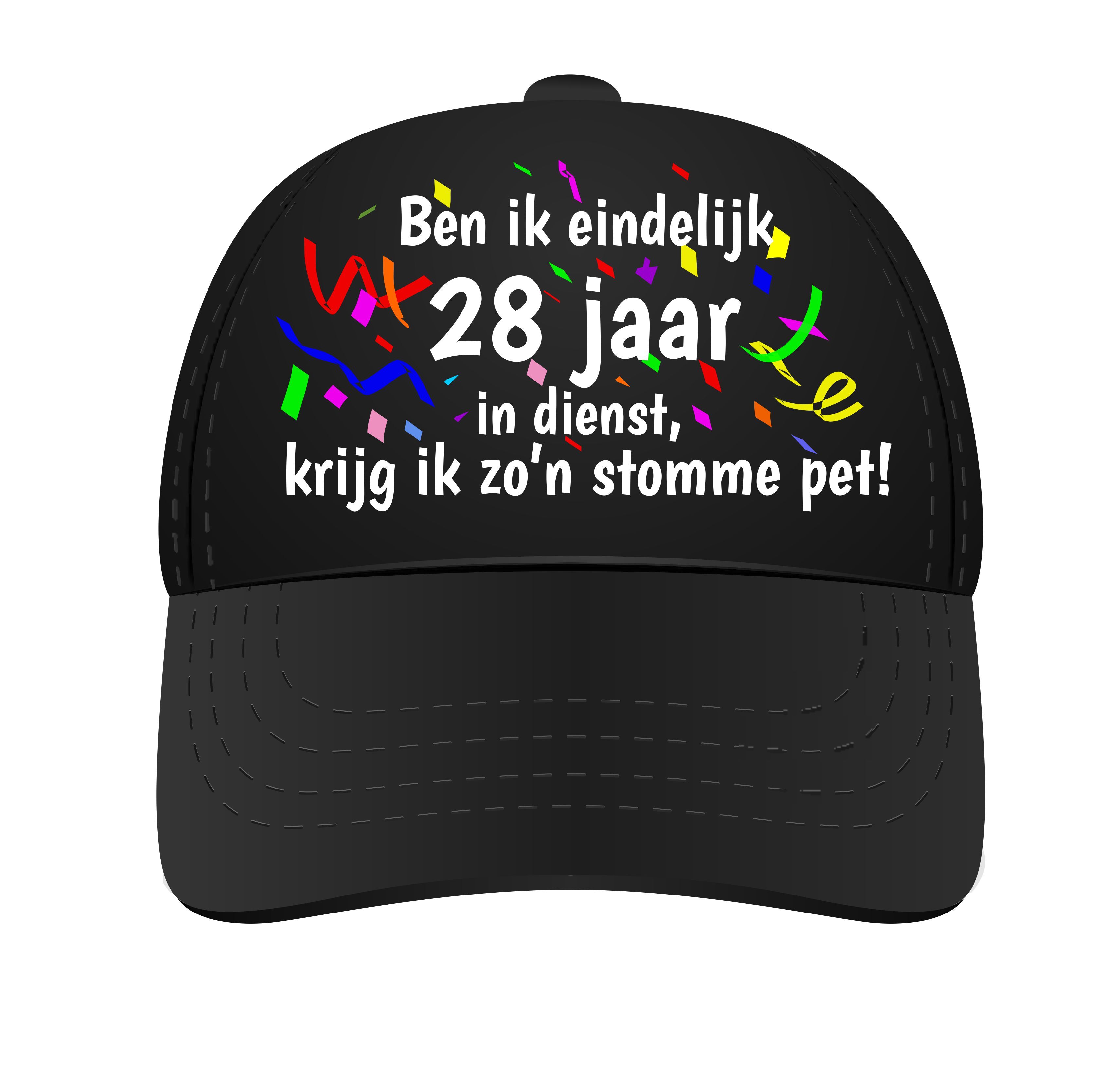 Pet ben ik eindelijk 28 jaar in dienst krijg ik zo'n stomme pet!