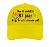 foto 7 Pet ben ik eindelijk 87 jaar krijg ik zo'n stomme pet! Grappig verjaardag presentje