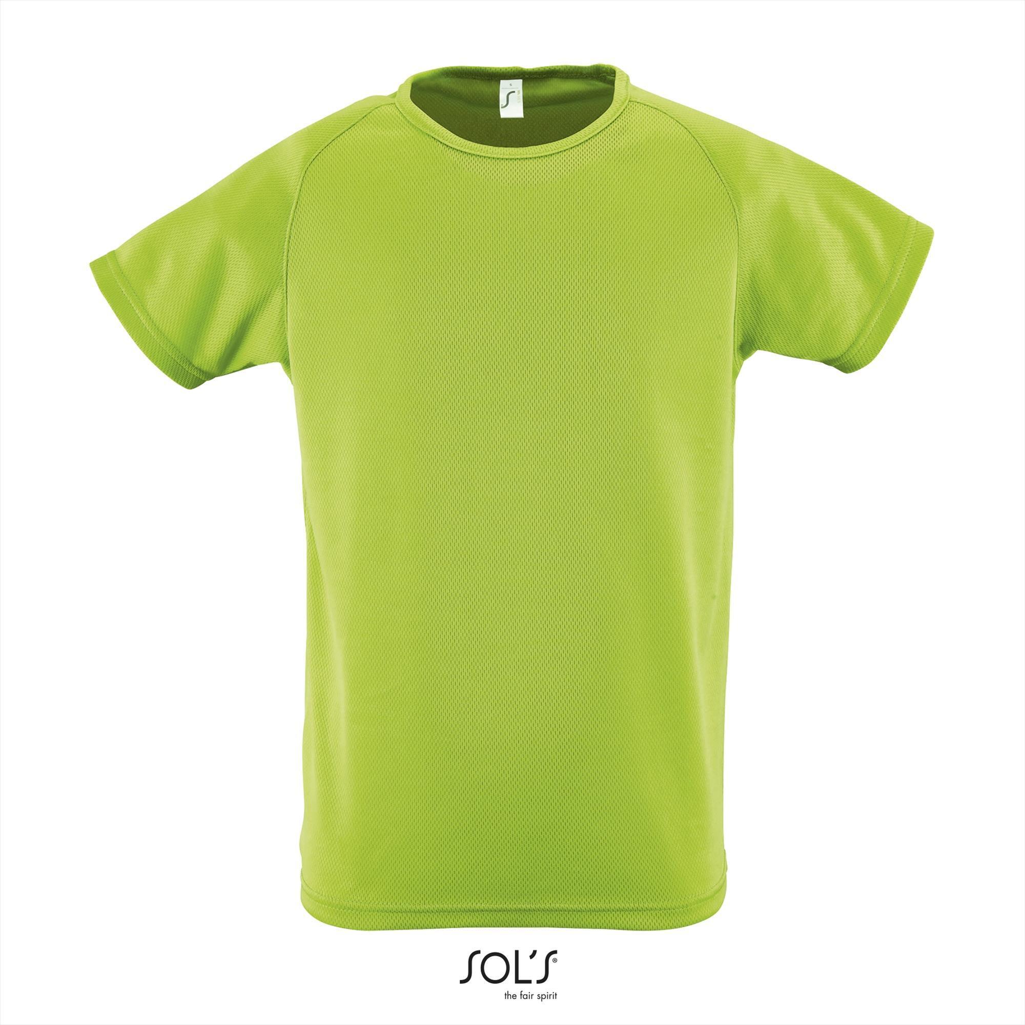 Kinder sportshirt appel groen met een langer rugpand. Dry fit