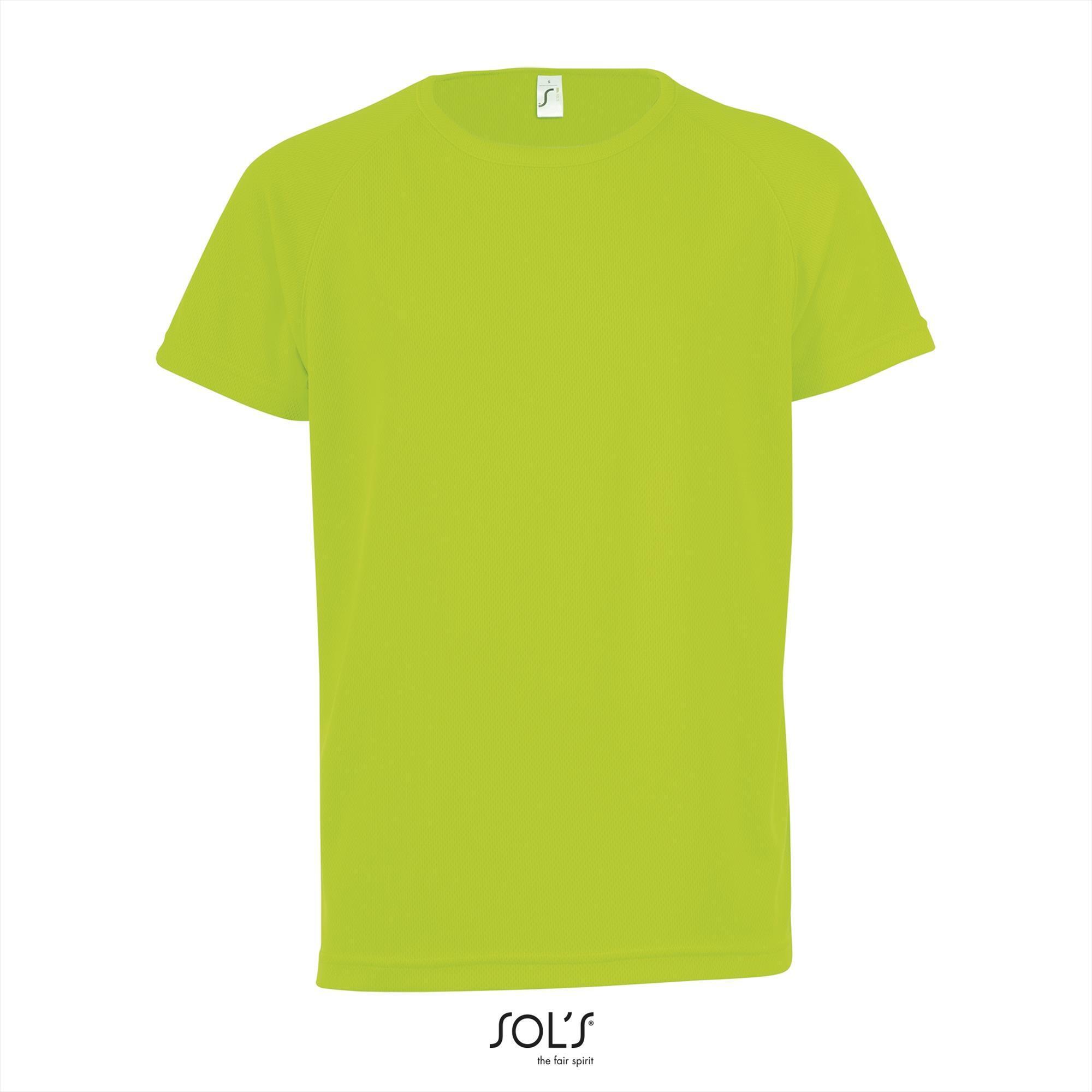 Kinder sportshirt neon groen met een langer rugpand. Dry fit