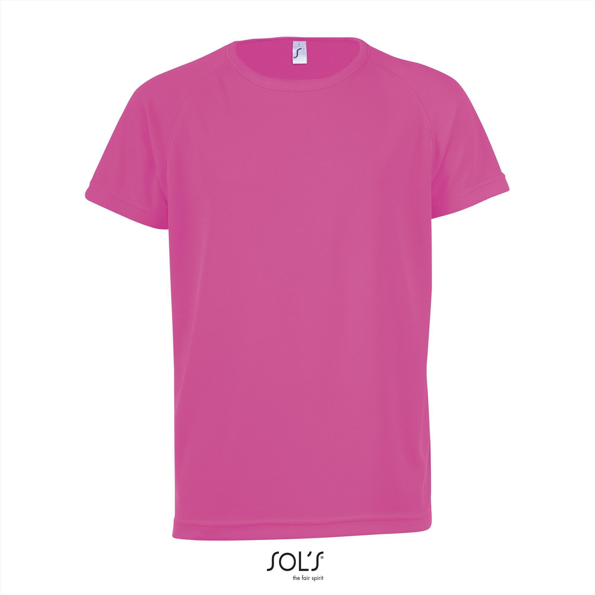 Kinder sportshirt neon roze met een langer rugpand. Dry fit