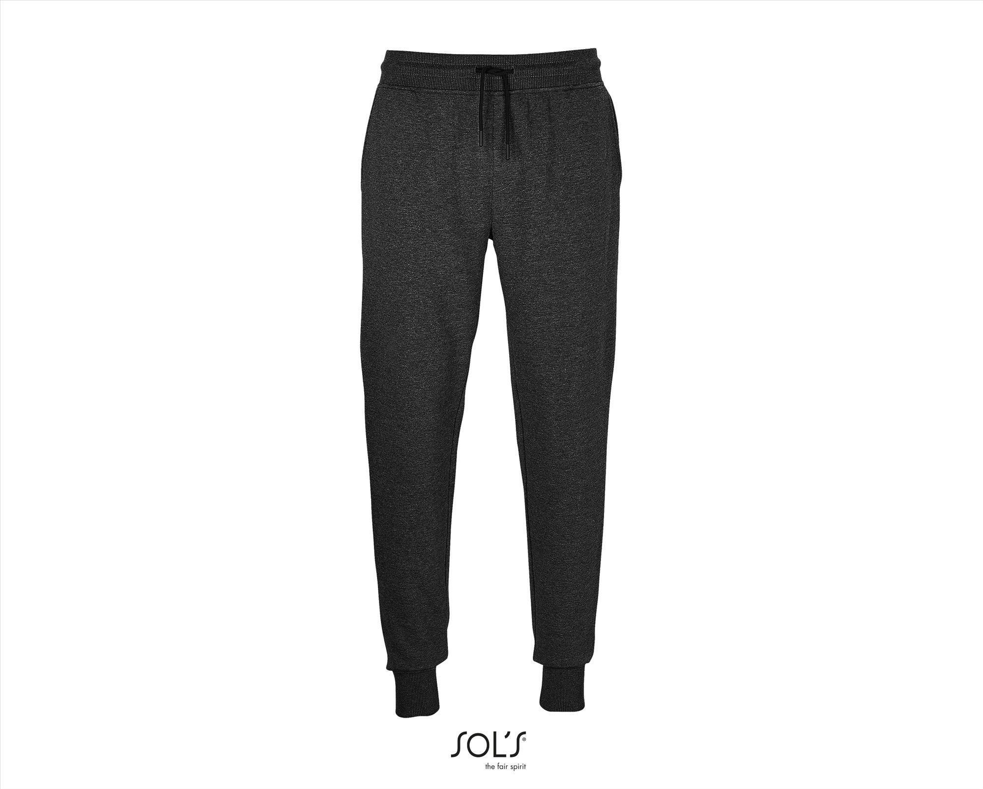 Een trendy unisex joggingbroek charcoal melange materialen