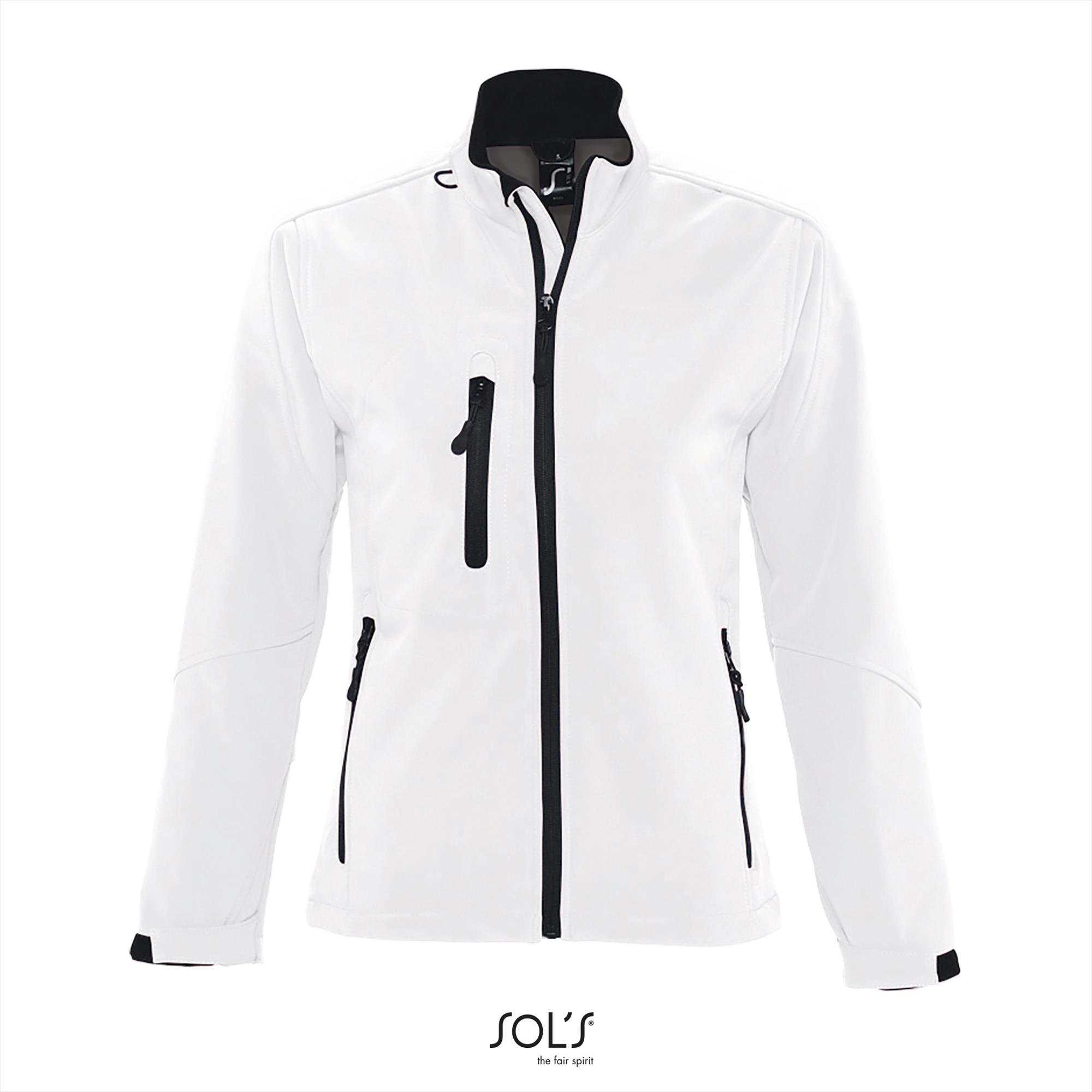 Sportieve dames softshell jacket wit met een borstzakje.