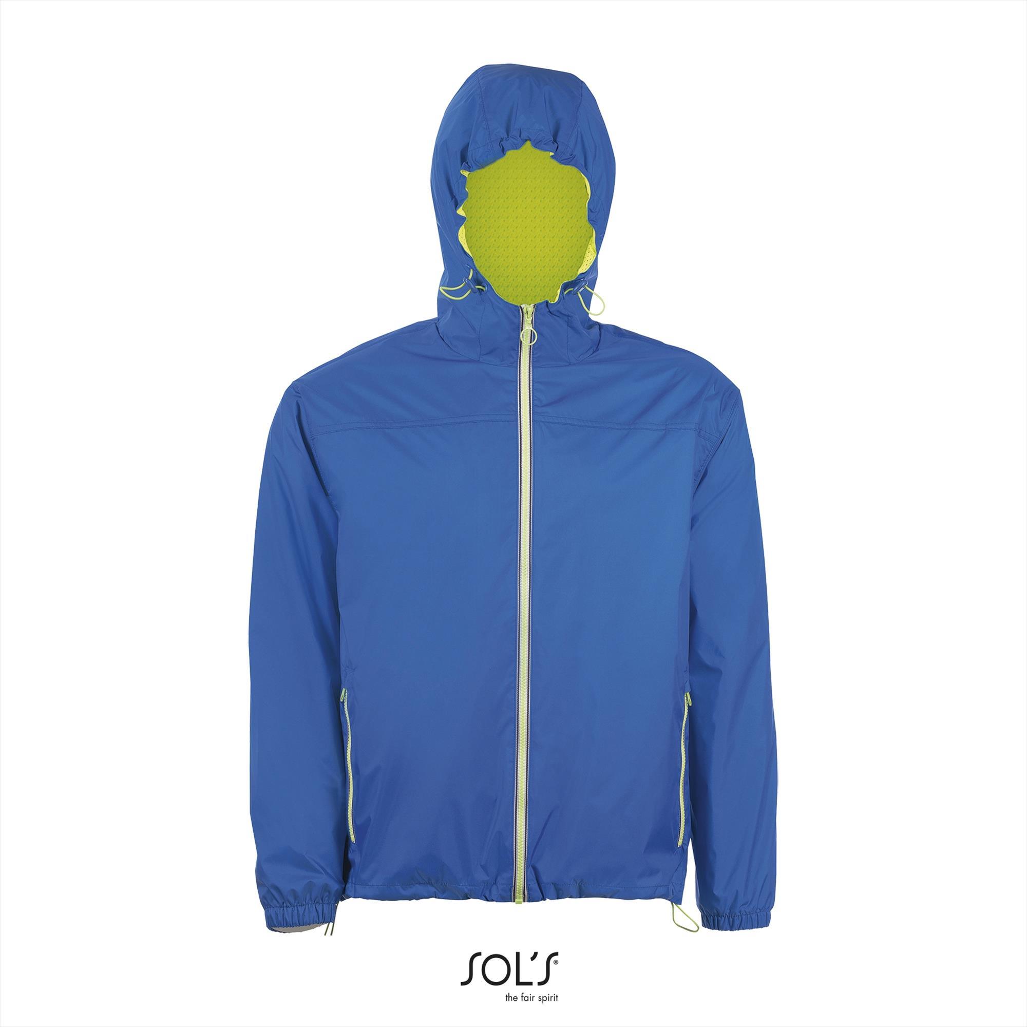 Trendy gevoerde regenjas royal blauw met neon geel in de binnenzijde