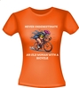 foto 4 Shirt Never Underestimate an Old Woman with a Bicycle. Shirtje voor dames die wielrenner