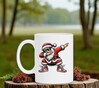 foto 4 kerstman in in dab beweging op een koffiemok