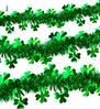 Breng de Ierse feestvreugde in huis met deze sprankelende St. Patrick’s Day slinger van 3 meter tinsel
