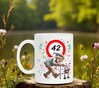 foto 2 Feestelijke mok met man en rollator het perfecte cadeau voor de 42ste verjaardag