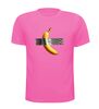 foto 11 shirts banaan aan shirt geplakt met duct tape