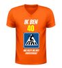foto 3 Mannen V-hals shirt ik ben 40 wie helpt me oversteken? grappig 40 jaar cadeau met zebrapad