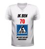 foto 6 Grappig v-hals t-shirt 70 jaar ik ben 70 wie helpt me oversteken man op zebrapad