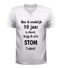 foto 6 Grappig v-hals t-shirt tien jaar in dienst ben ik eindelijk 10 jaar in dienst krijg ik zo’n stom shirt