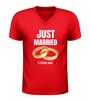 foto 4 V-hals shirt just married 5 years ago met trouwringen grappig jubileum t shirt